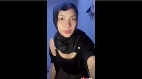 Bokep Indo Chella Dini Cantik Sange Lagi Pakai Jilbab Colmek Bikin Nagih