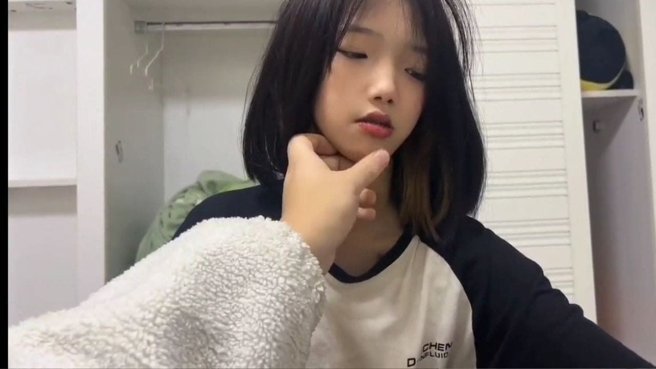 Bokep Indo ABG Chindo Bermuka Polos Seponging Kontol Bikin Sange